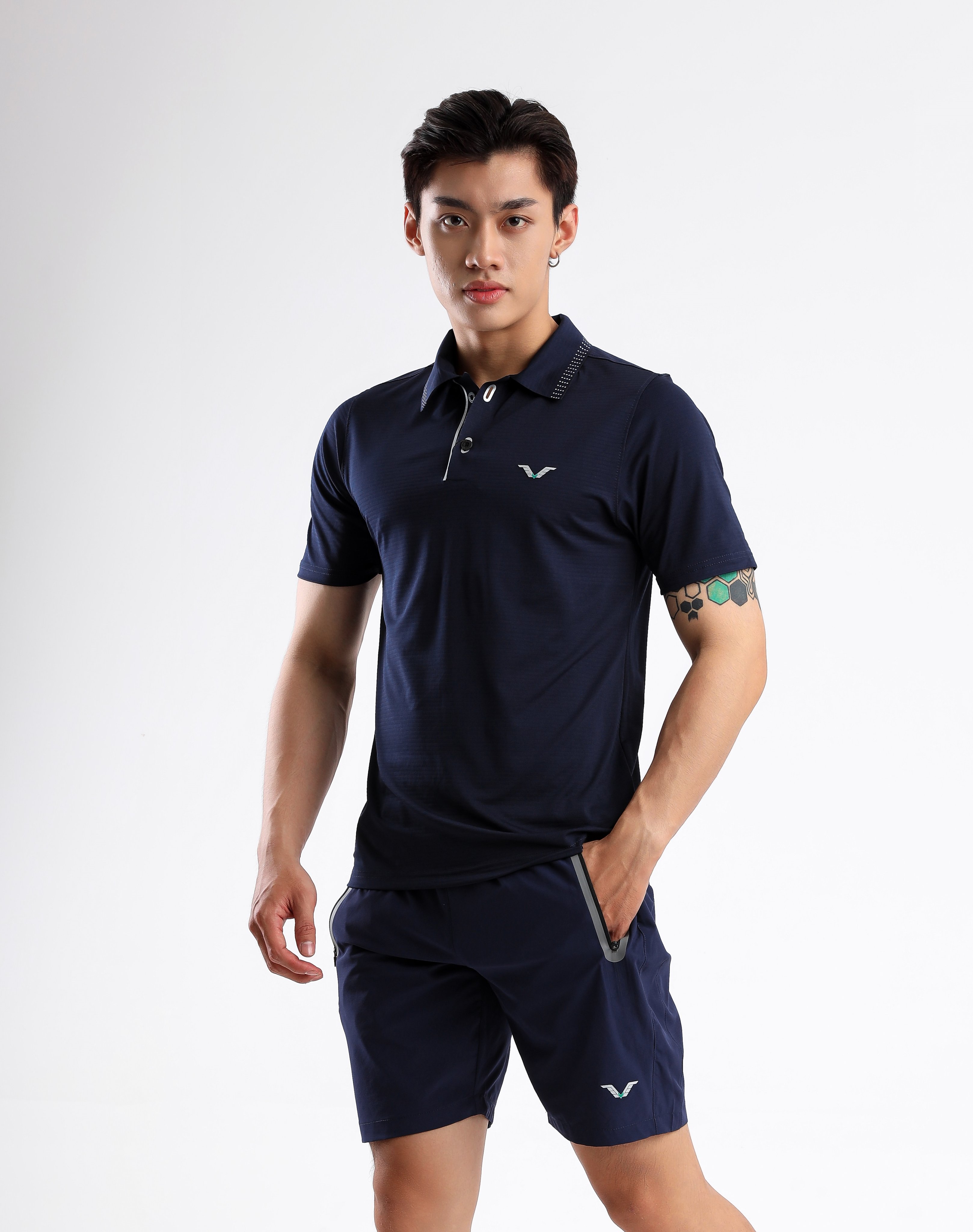 ÁO THUN NAM CỎ BẺ DÒNG CAO CẤP VINAAUTHENTIC- AVP28