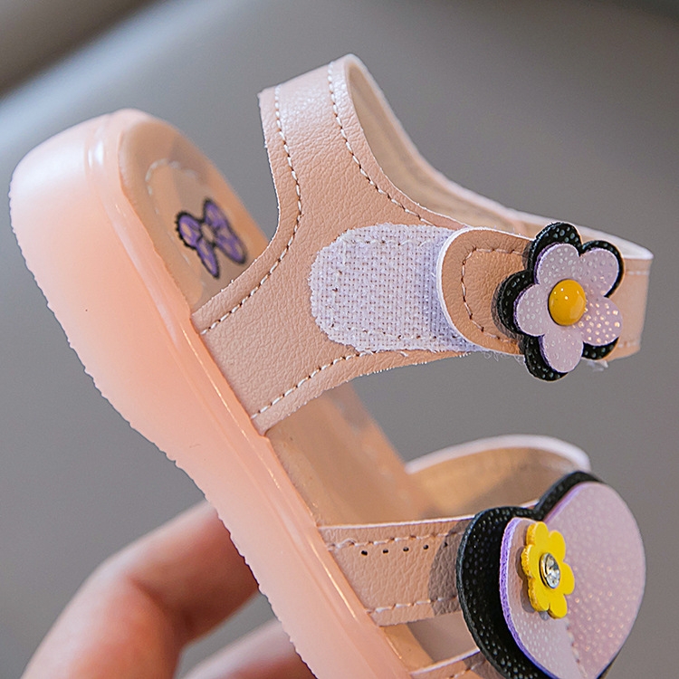 Giày sandal xăng đan cho bé gái đế có đèn