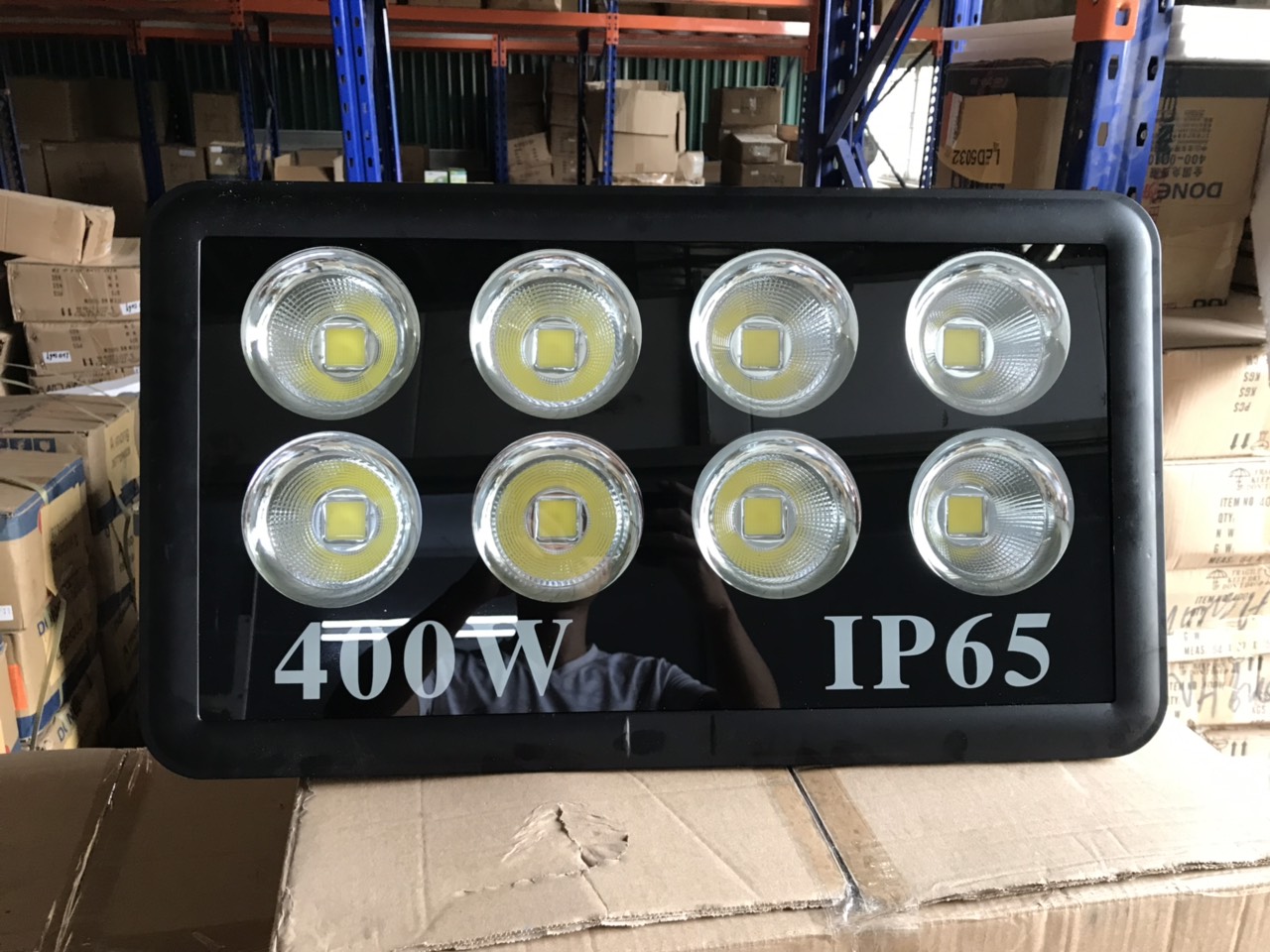 Đèn pha cốc 400W LEDCOM chiếu xa siêu sáng ngoài trời