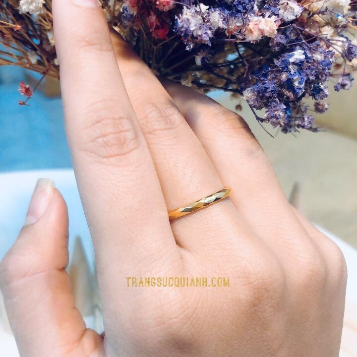 NHẪN TITAN HỌA TIẾT HÌNH THOI VÀNG