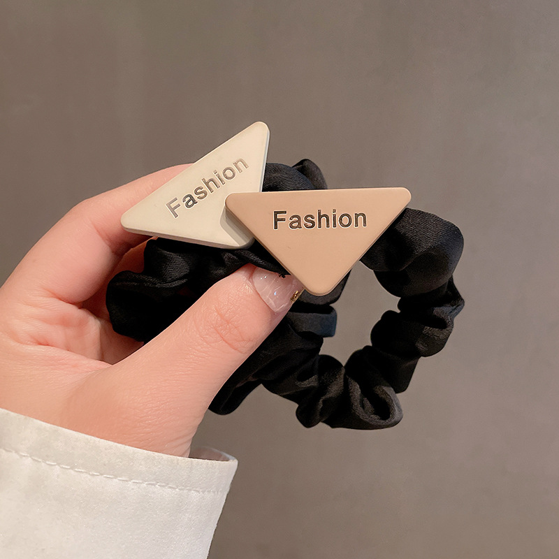 French%20retro%20small%20fragrance%20ring%20%20temperat%20hair%20ball%20head%20rope%20intestine%20ring%20rubber%20band%20-%20Image%203