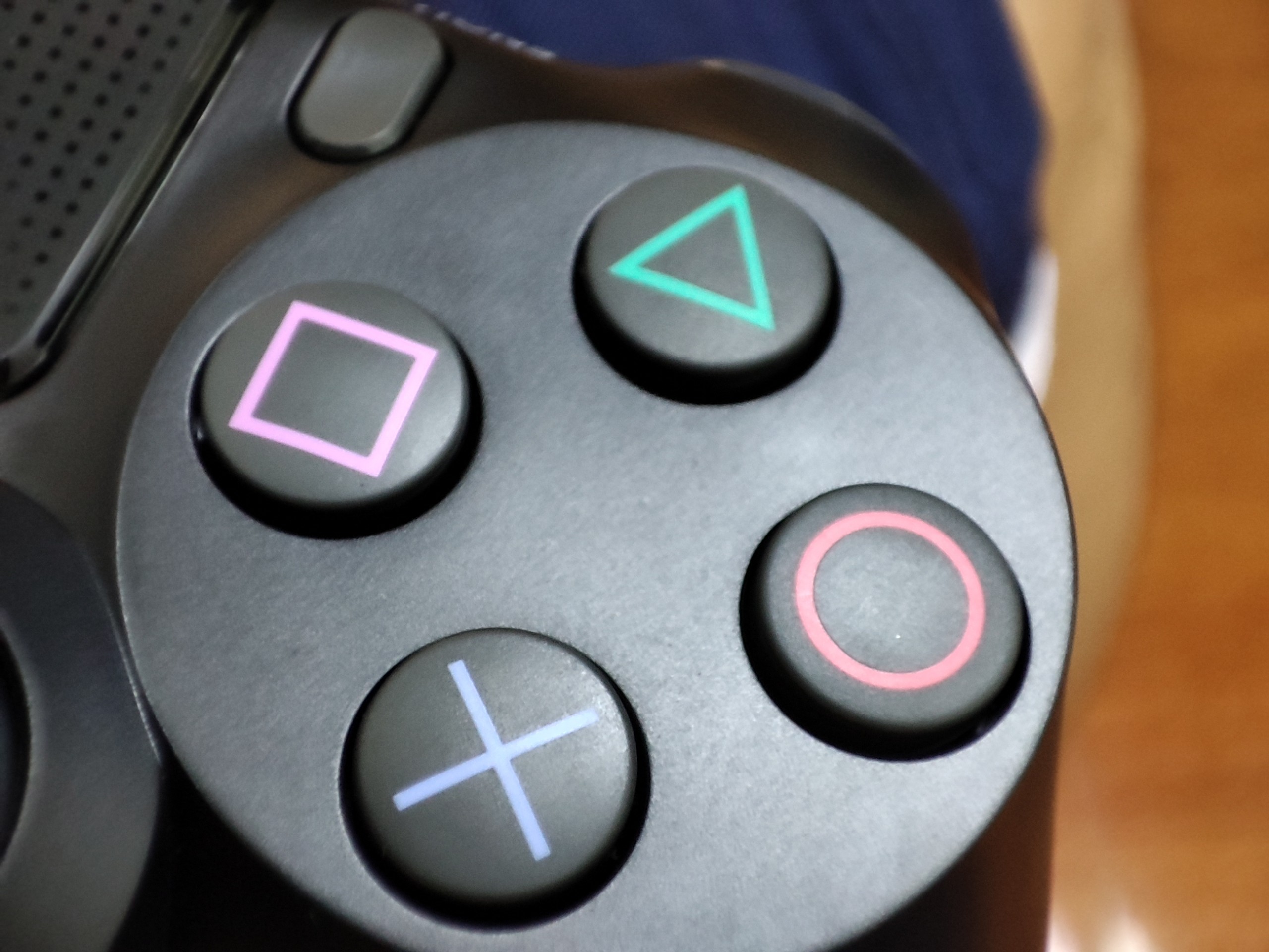 Tay cầm chơi game Dualshock 4 bản mới