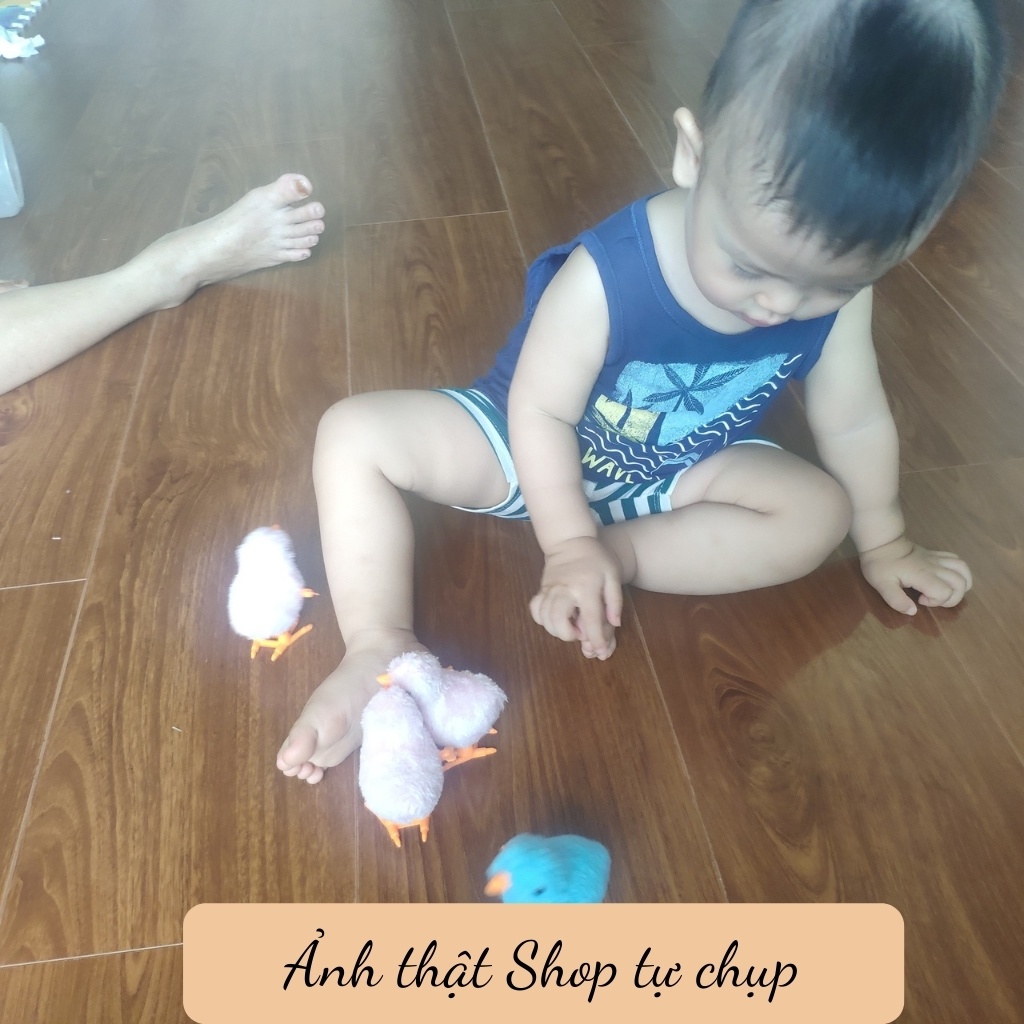 Gà con đồ chơi vặn cót cực đáng yêu cho bé