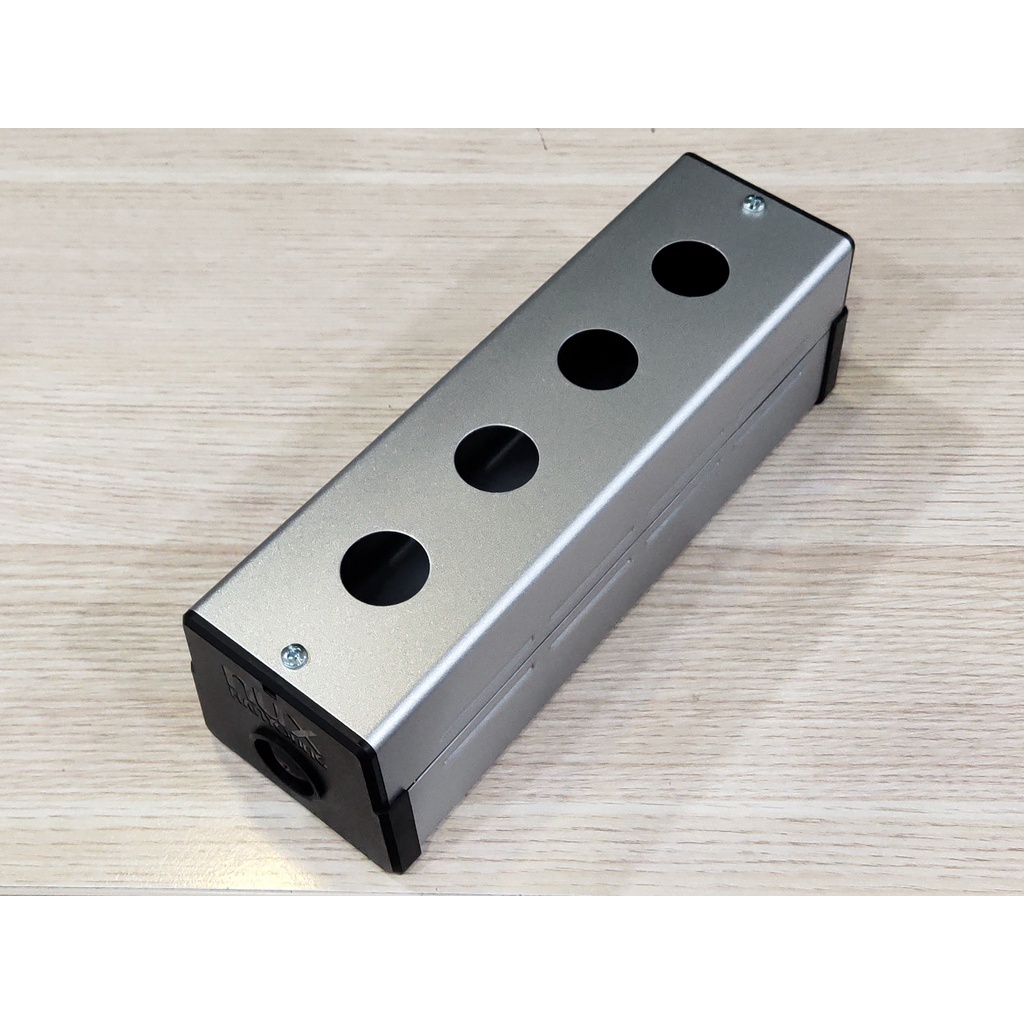 (HCM) Hộp nút nhấn 4 lỗ phi 25 HY-25-04 Hanyoung