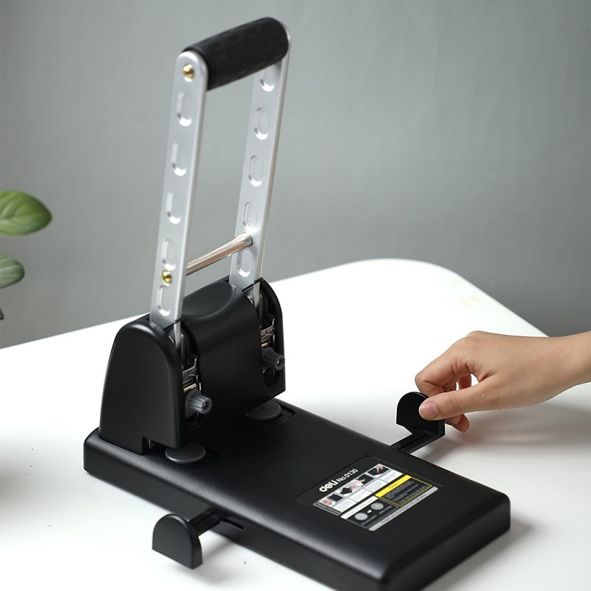 (1 Cái) Máy Đục Lỗ 100 Tờ Deli - E0130