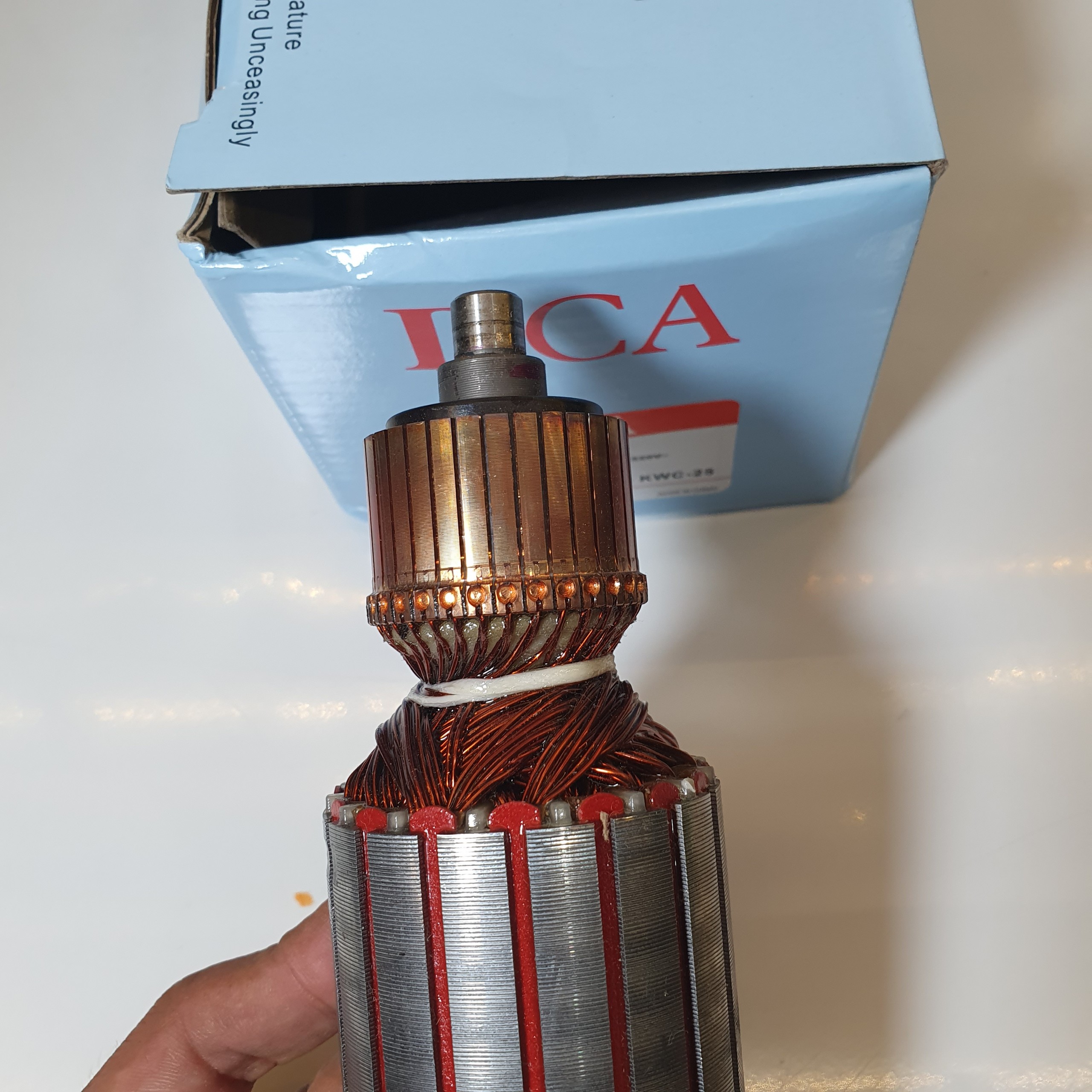ROTO  Máy cắt sắt thủy lực phi 25 Hàn Quốc