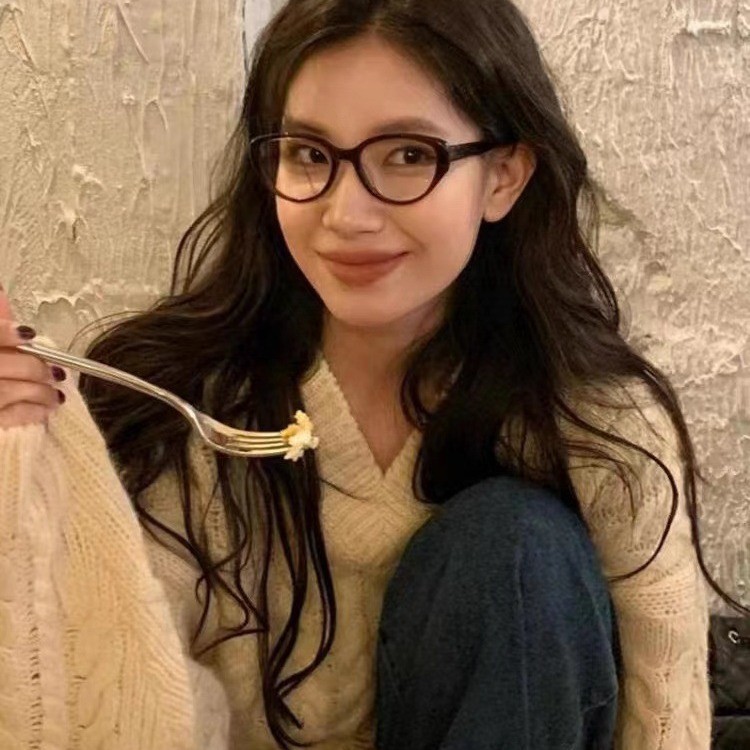 Retro Cat-eye Black Frame Glasses, Myopia 0-400 Fashion Glasses for Women Anti-blue Light Glasses, Computer Anti-radiation Glasses,Unisex Comfort. 