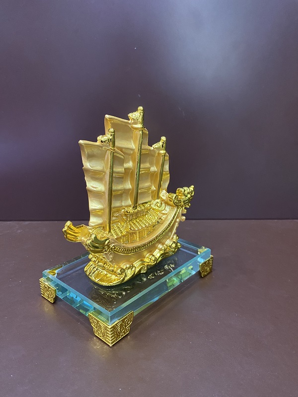 Thuyền buồm phong thủy nhất phàm phong thuận