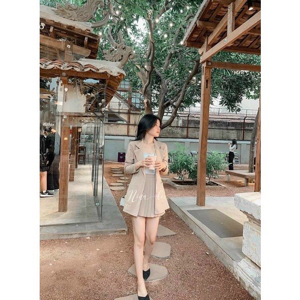 Set nhung 2 món chân váy cắt xẻ siêu keo ạ🤌🏻,chất nhung mặc vừa ấm mà còn  xinh Set 3 size S M L | Instagram