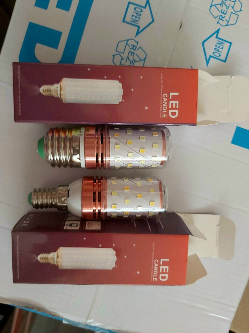 Bóng đèn Led Bắp 12w ,3 chế độ đuôi E27, E14