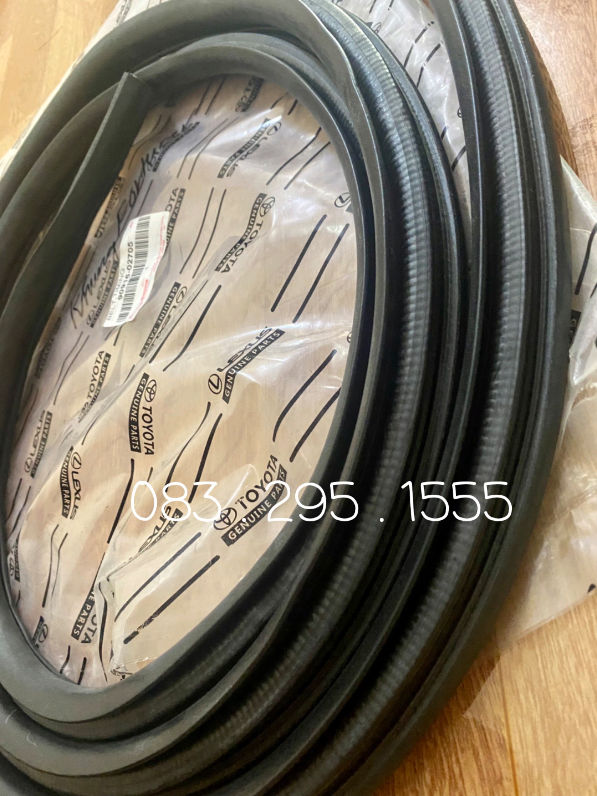 Gioăng khung cửa Fortuner 05 - 12  ( giá 1 chiếc ,oem )