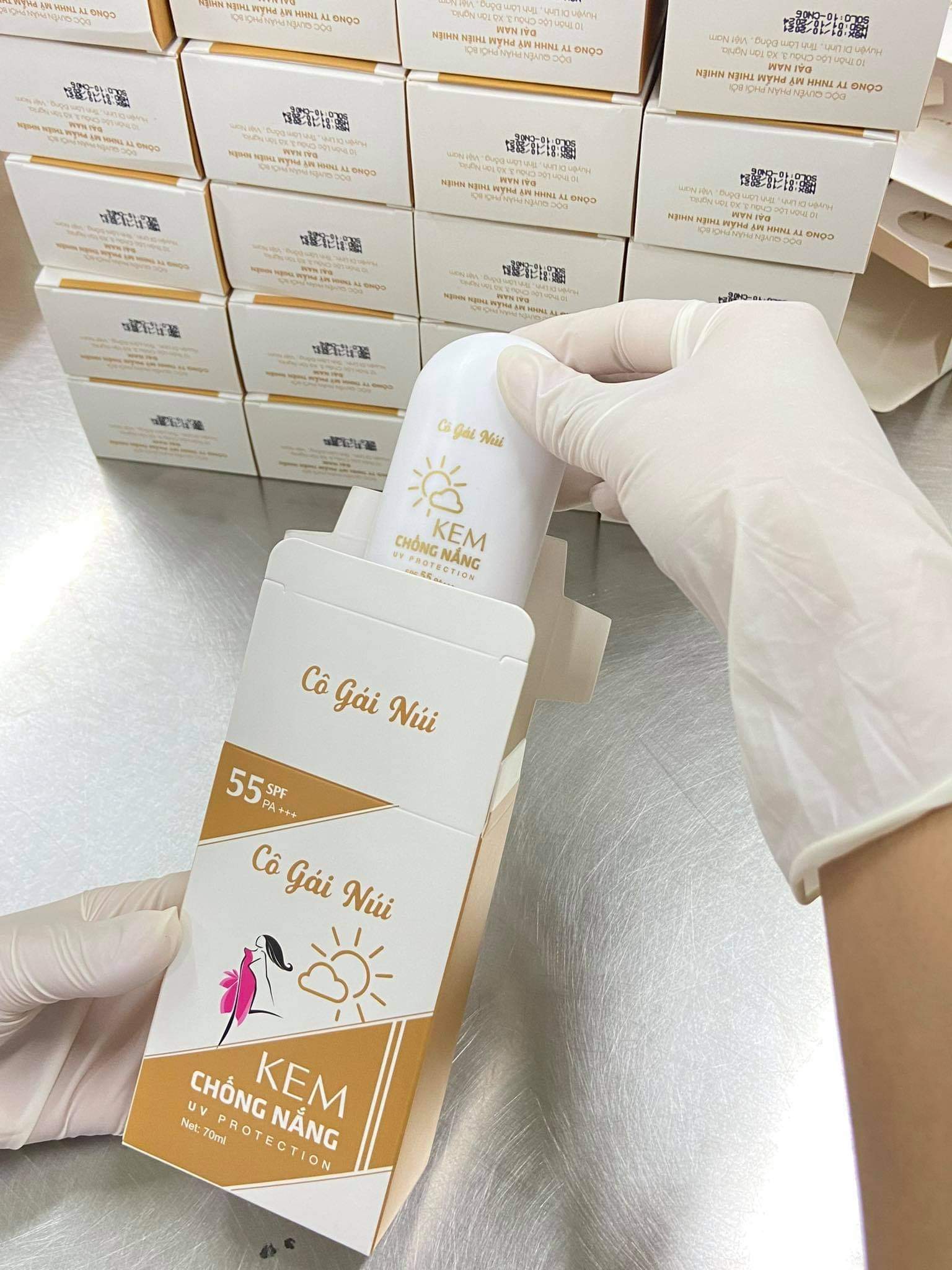 KEM CHỐNG NẮNG SPF 55 PA +++