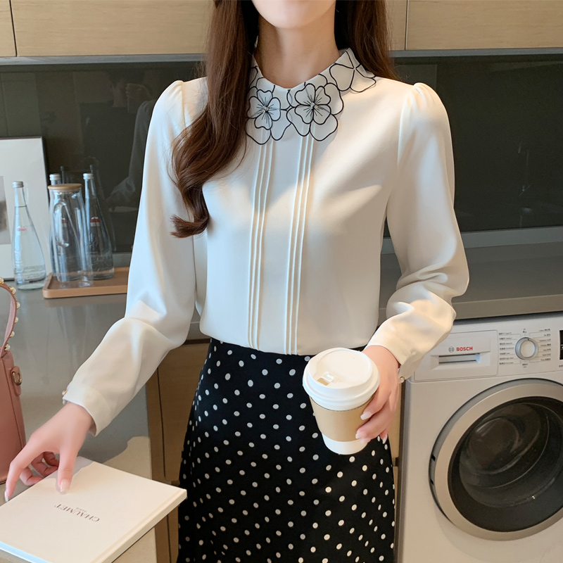 womens white peter pan collar shirt