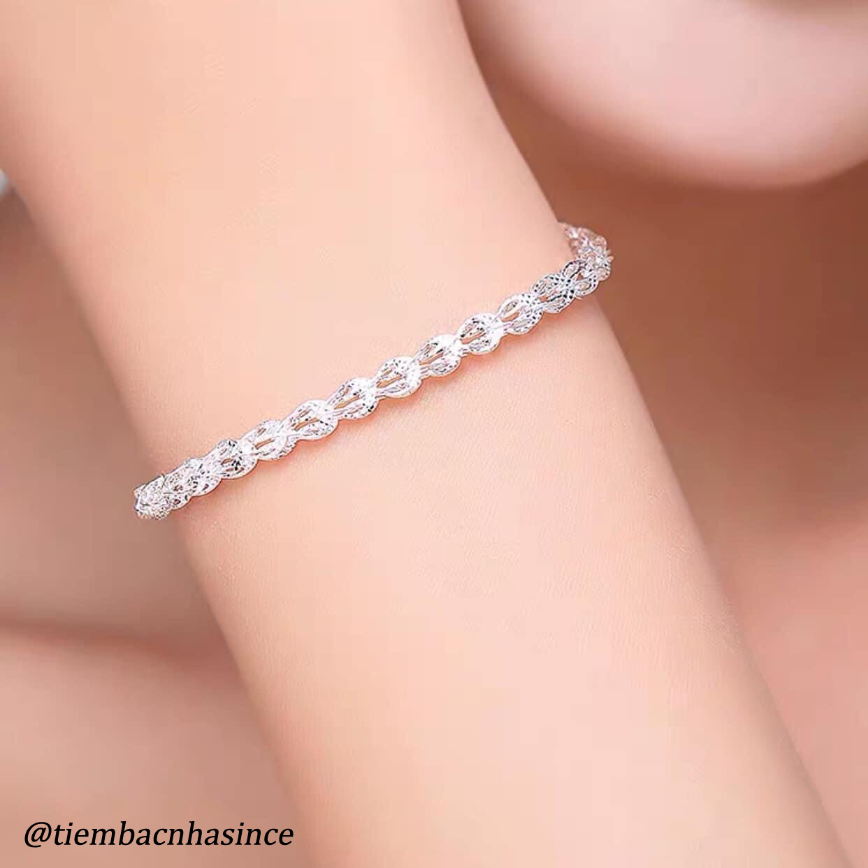 Lắc phụng bạc nữ
