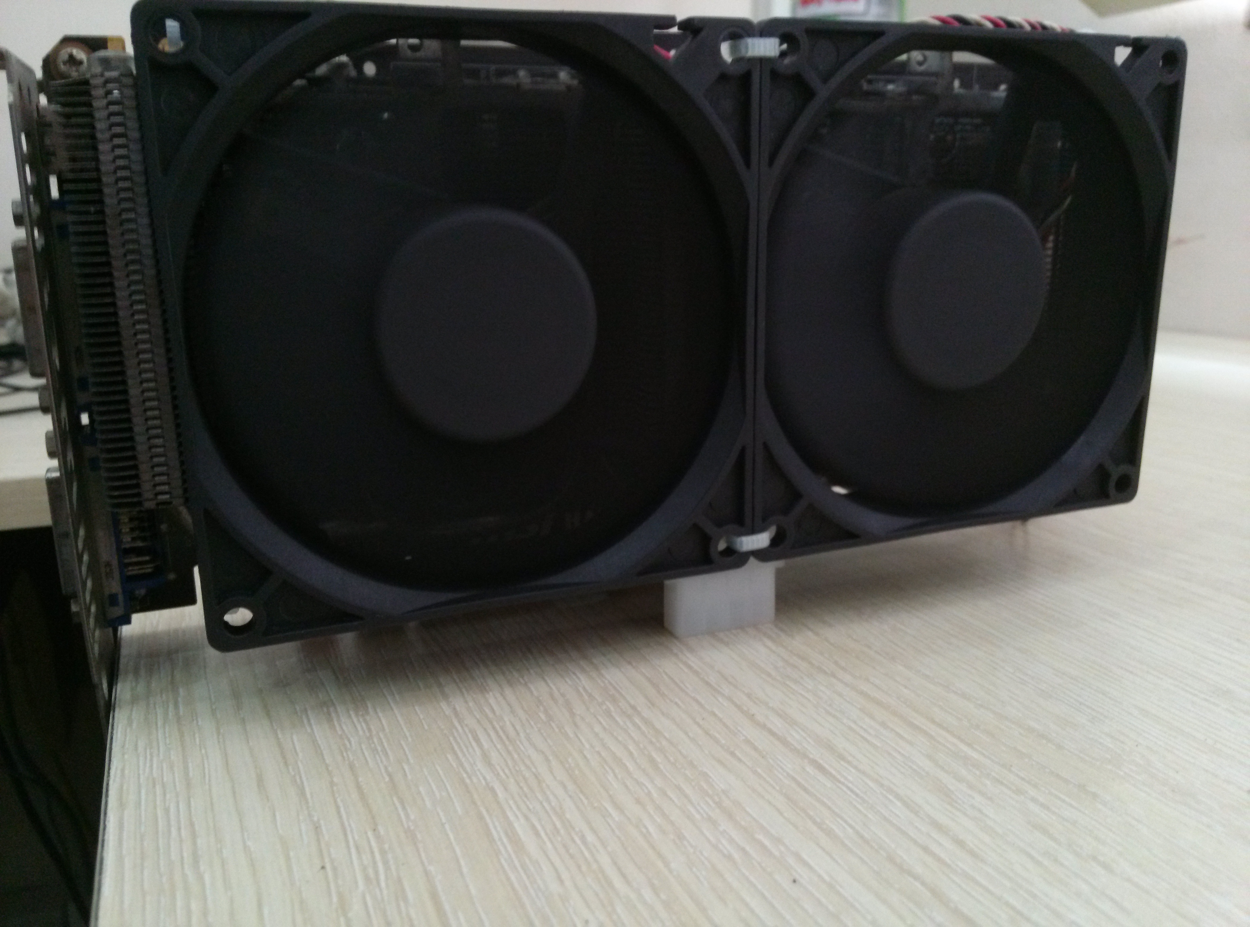 Bộ quạt mod VGA, Fan bi đôi server