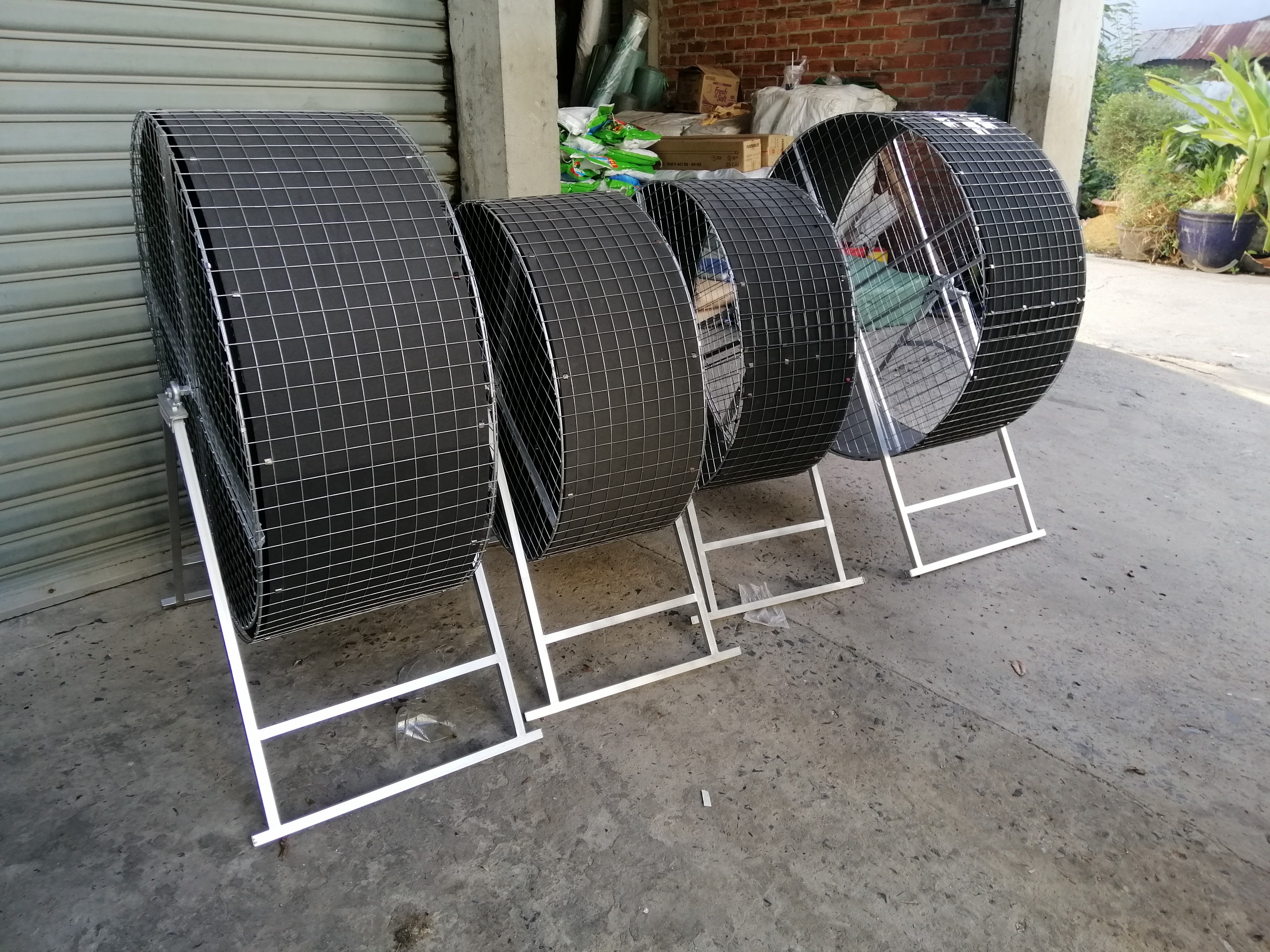 lồng tròn lưới chạy tập lực cho gà nồi