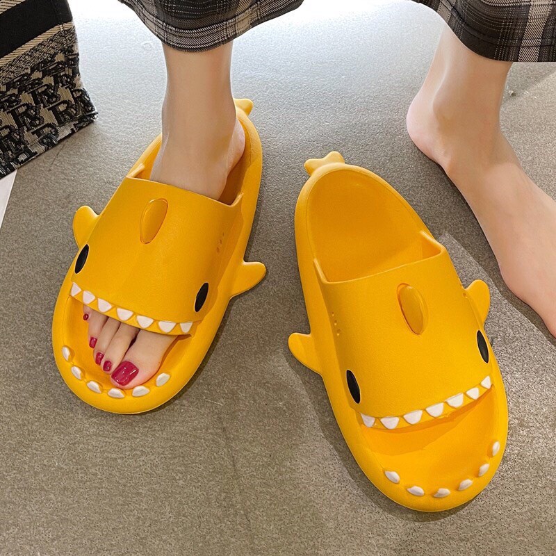 [ lấy tăng 2 size ] Dép Cá Mập Dễ Thương Size Lớn Cho Nam Nữ 001