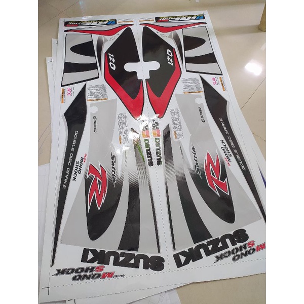 Tem Suzuki Satria 2000 Đen Xám