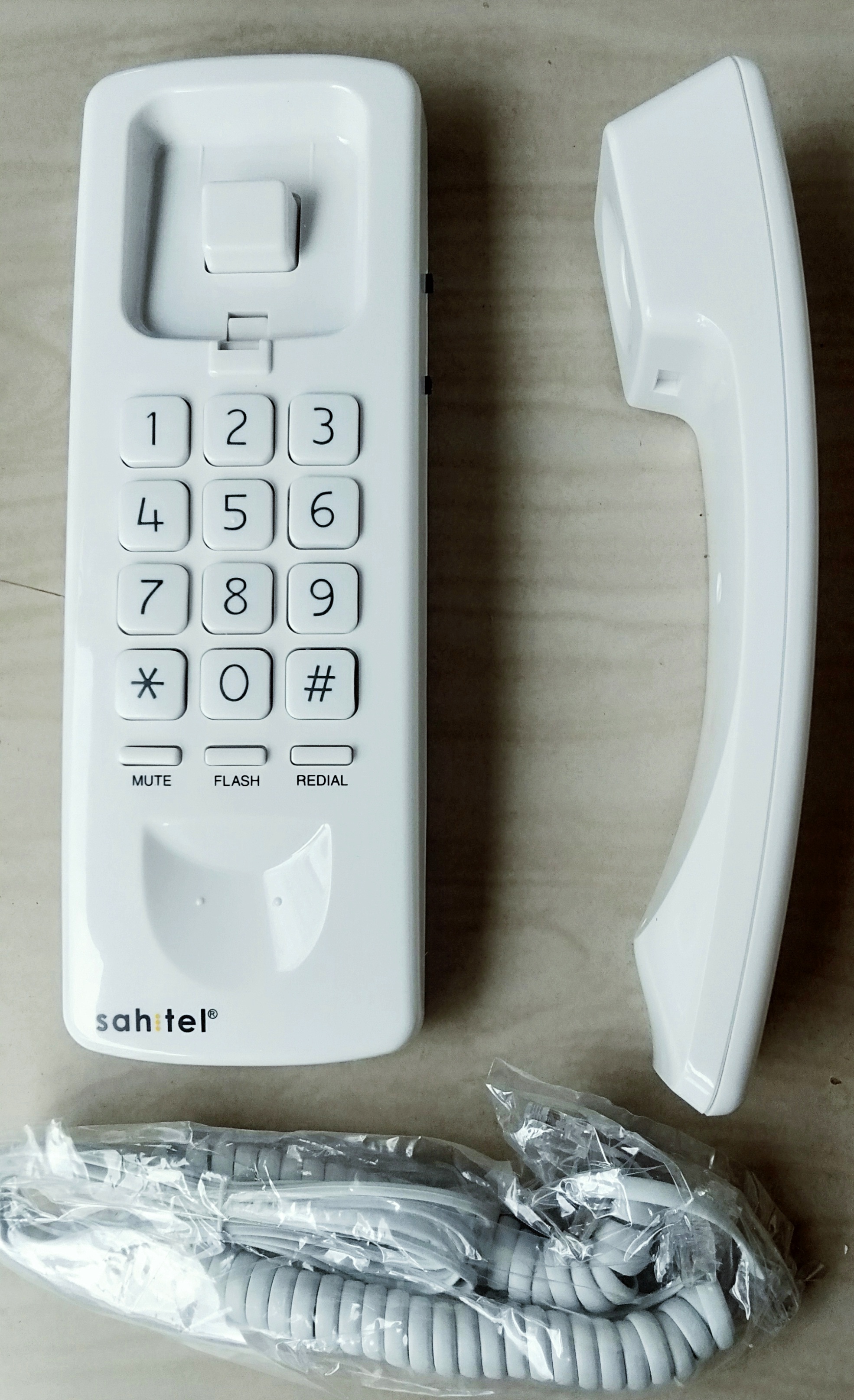 Telepon Single Line SAHITEL S21 bisa tempel di dinding atau di meja