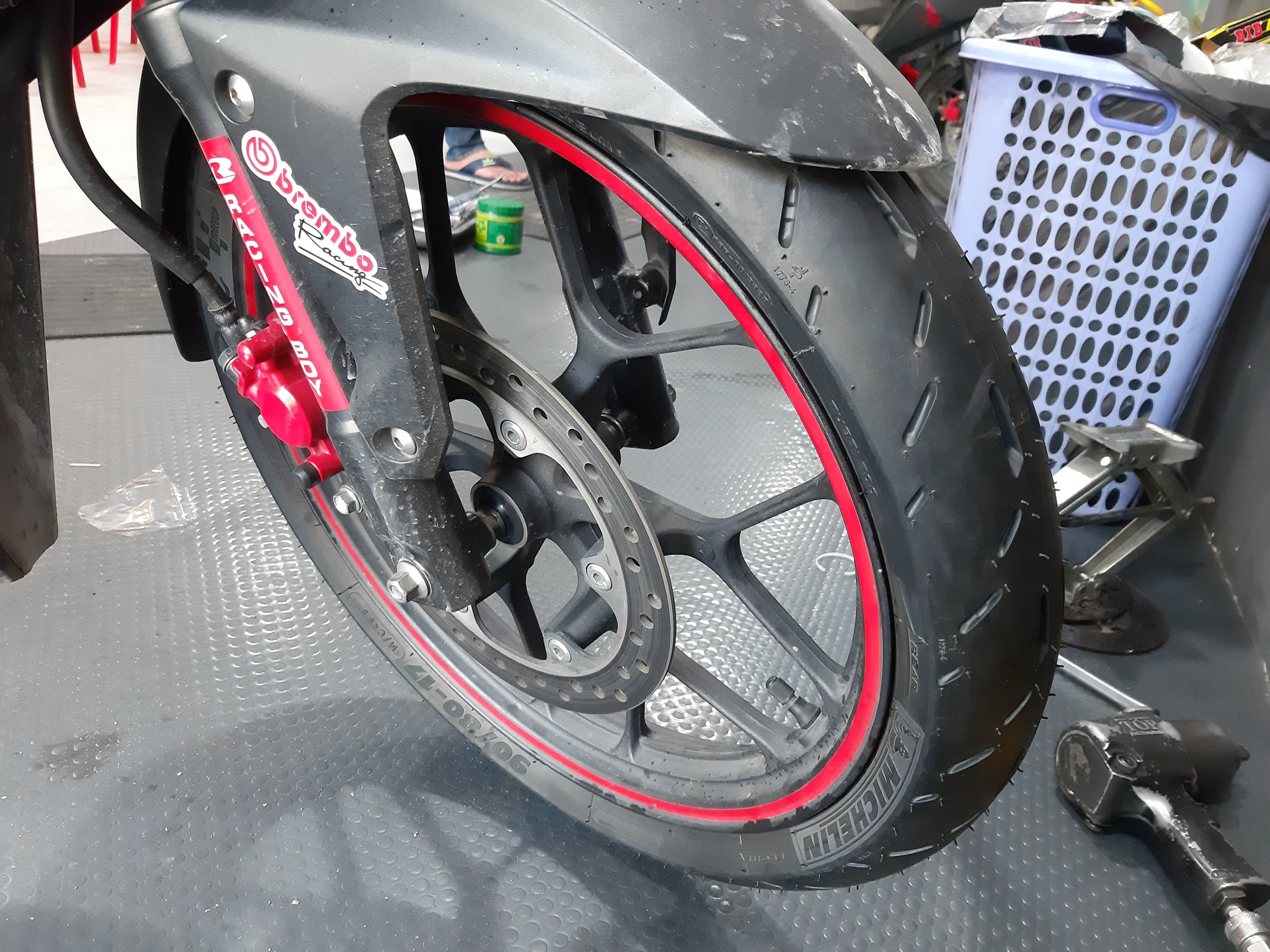 Vỏ Michelin Pilot Moto GP 90/80-17 (220018)