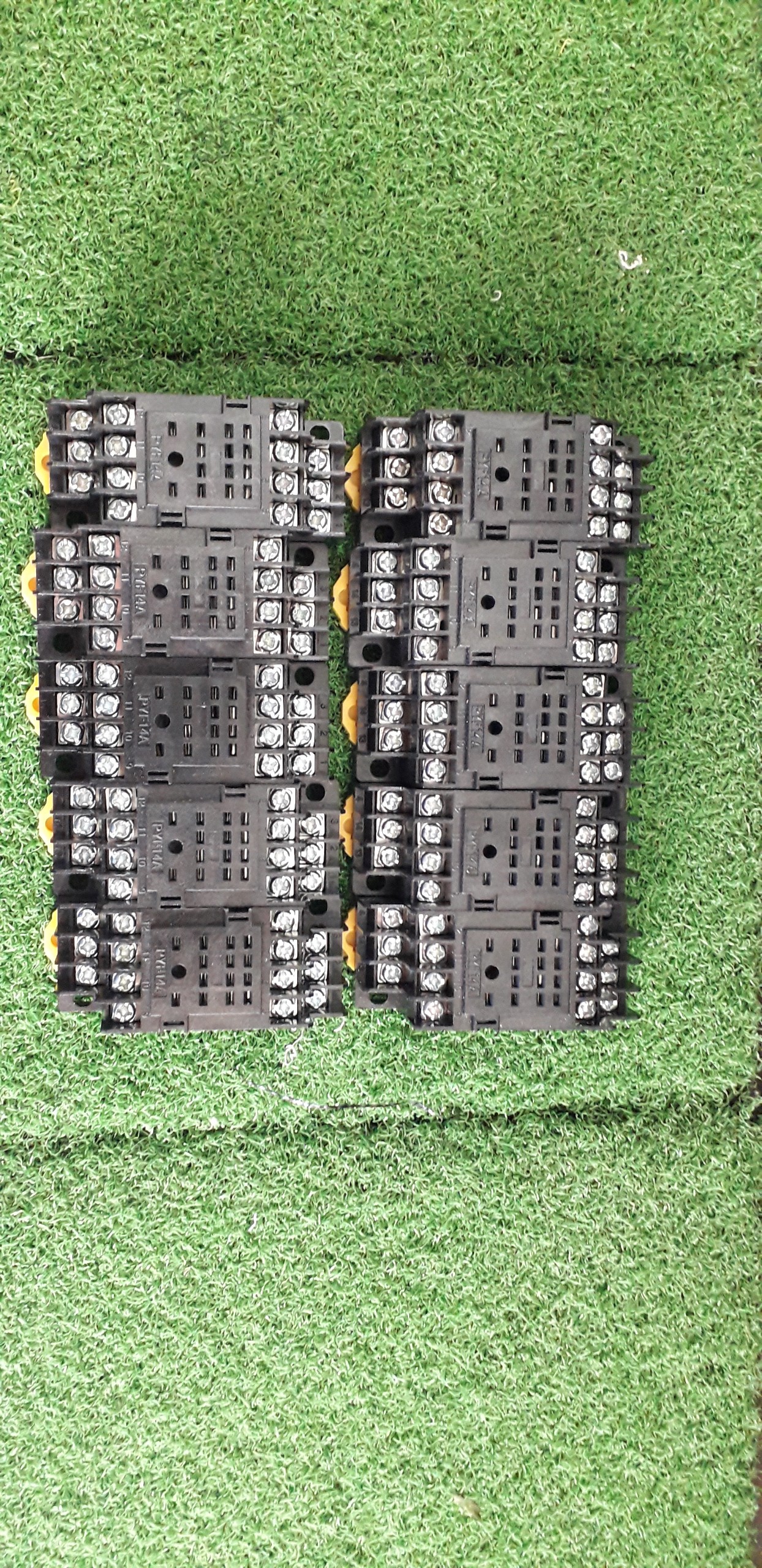 Đế rơ le 14 chân PYF14A Omron
