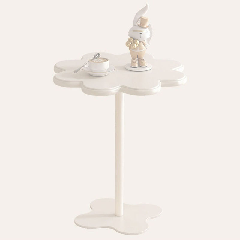 Small side table, small sofa, small coffee table, small bedside table, small table, small apartment balcony, simple shelf.