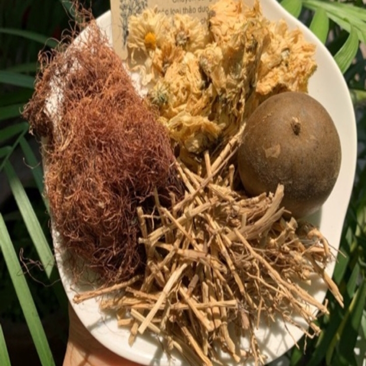 Rễ cỏ tranh khô, rễ tranh nấu sâm (rễ chanh)