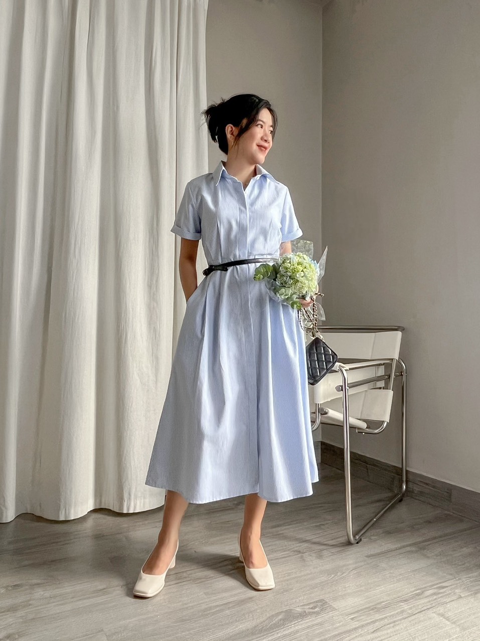 Đầm sơ mi chiết eo dáng dài xếp ly tùng sọc dọc