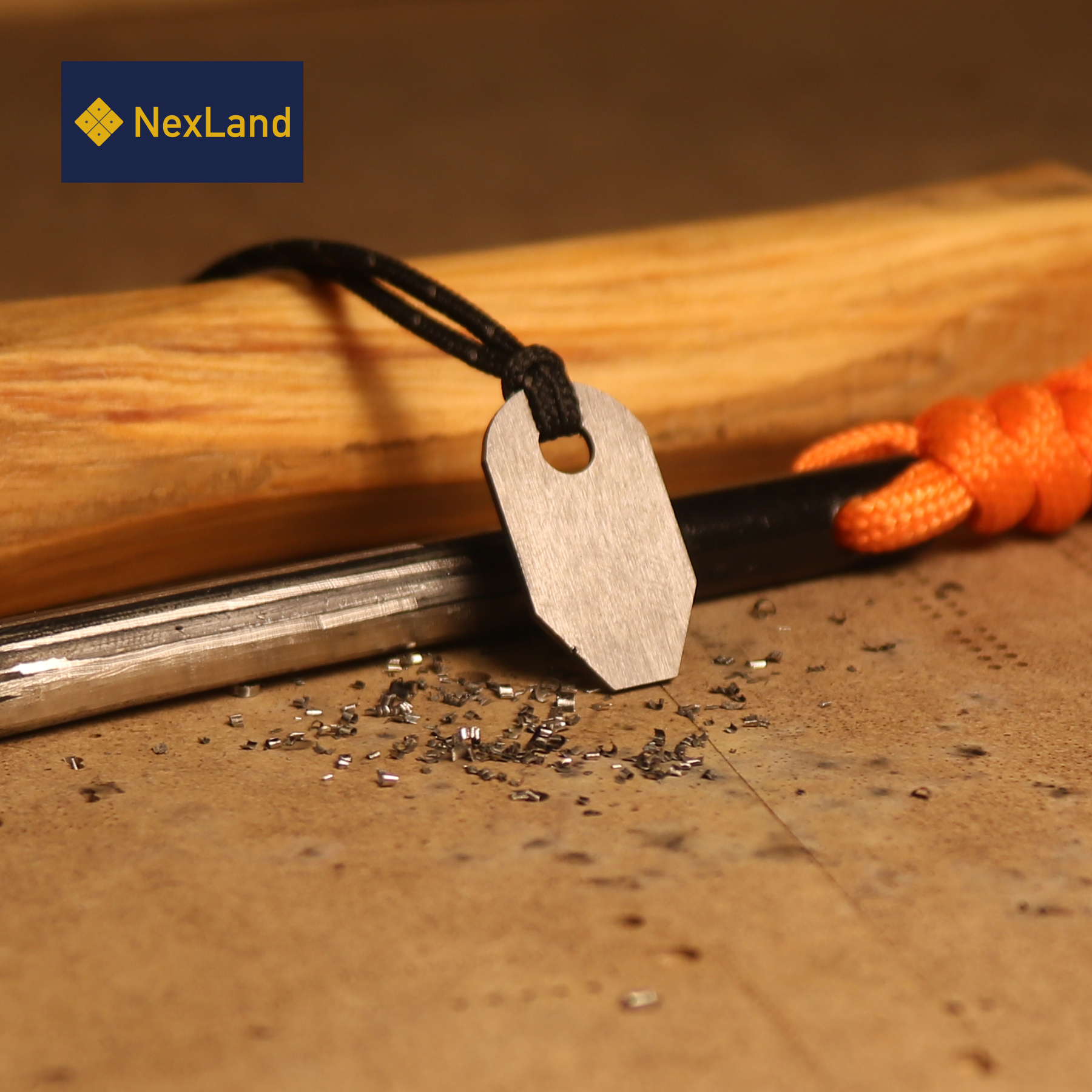 %E3%80%90Salt%20&%20Story%E3%80%91Nexland%20Fs1%20Small%20Size%20Ceramic%20Striker%20Ferro%20Rod%20Fire%20Starter%20Necklace%20Zipper%20Puller%20Keychain%20Camping%20Hiking%20Bushcraft%20Survival%20-%20Image%204