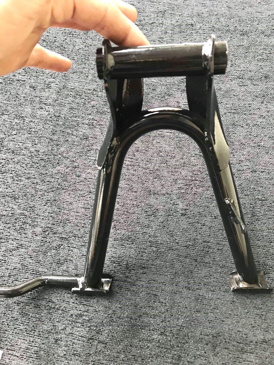 CHỐNG ĐỨNG 67 SƠN ĐEN KÈM MÓNG CHỐNG VÀ LOXO