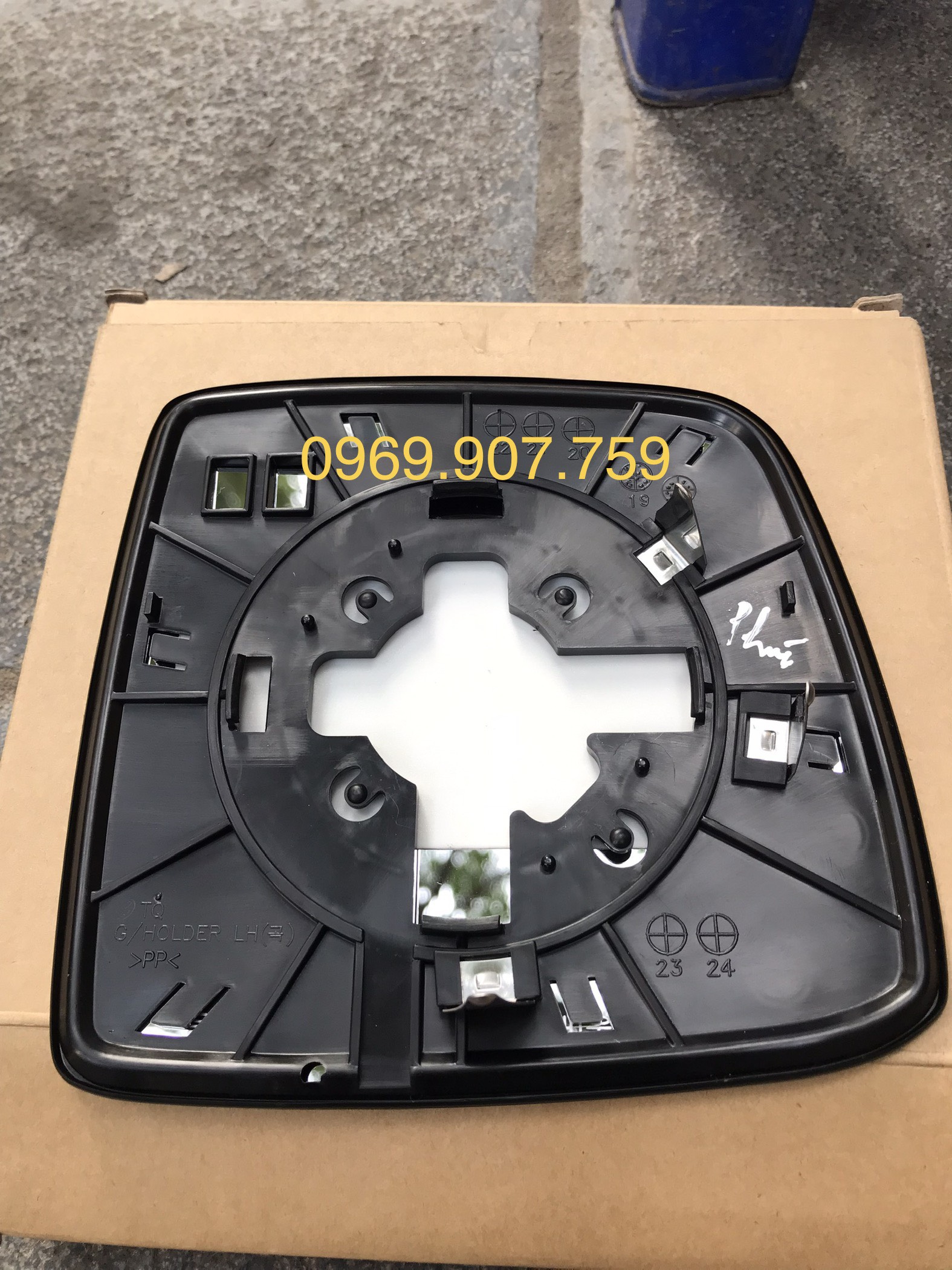 Mặt gương Hyundai Starex Grand