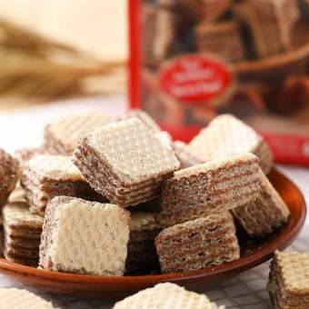 Bánh xốp Kem Quadratini hiệu loacker size lớn 250g