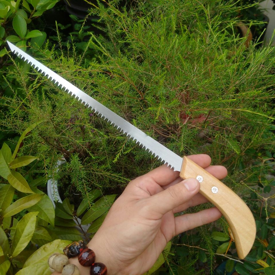 Cưa gỗ cầm tay mini cưa cành cây vị trí hẹp - LV99