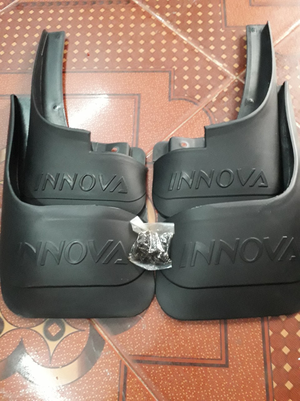 Chắn bùn xe Innova 2009-2011