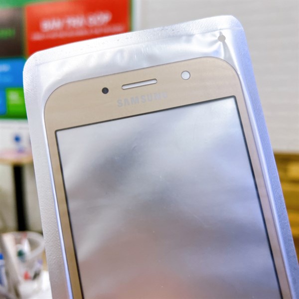 { CÓ KEO } Kính ép OCA Samsung A7 2017 / A720