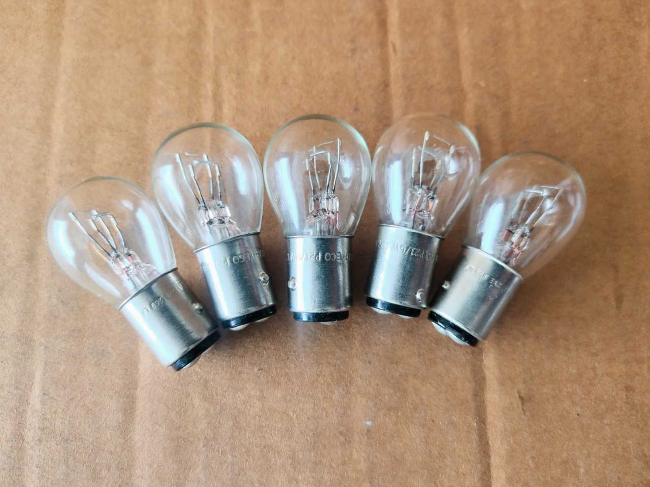 Bóng Đèn Tín Hiệu .Bosch. P21/5W (2Tim) 12V 21/5W