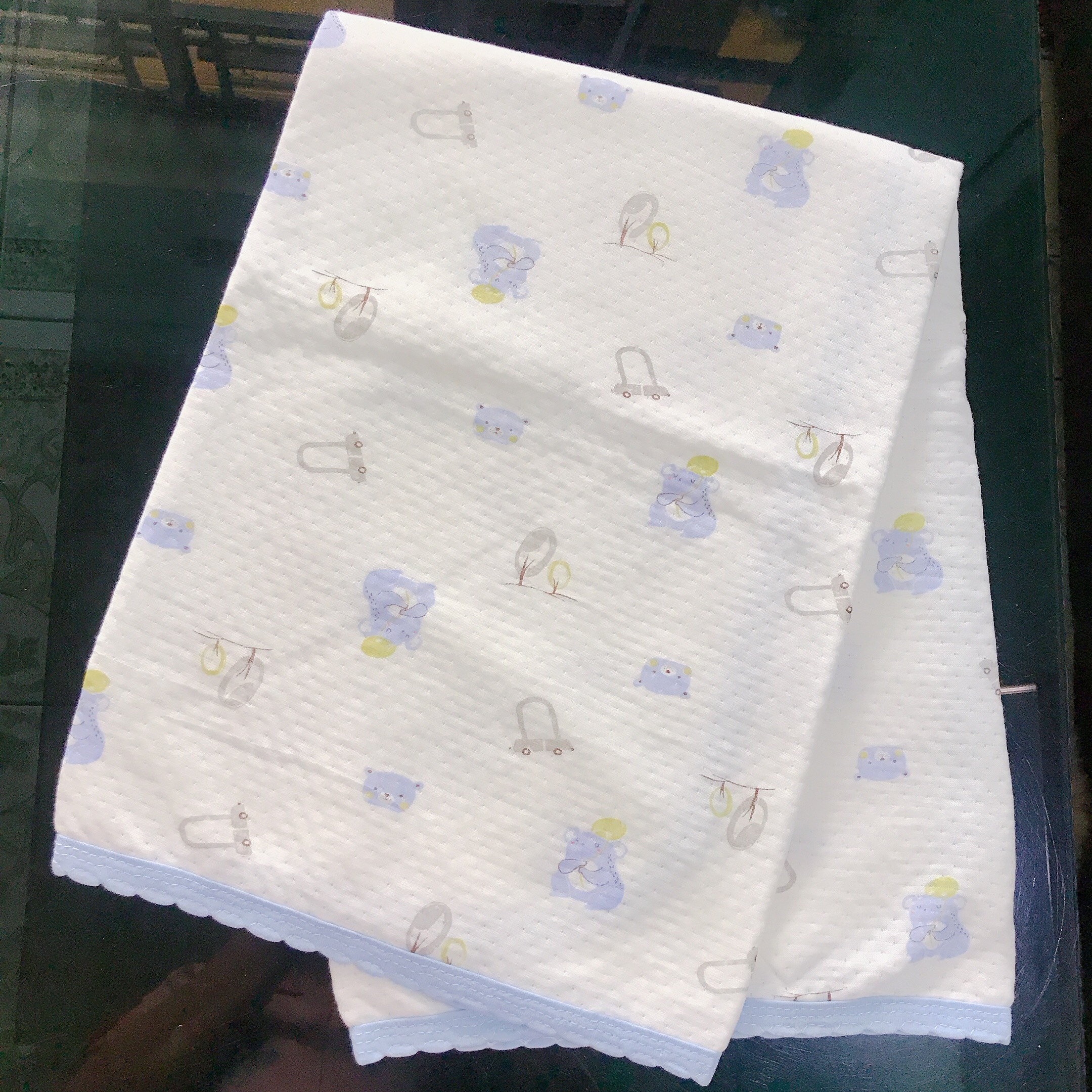 Chăn cotton bo viền 1m1 * 1m1 cho bé