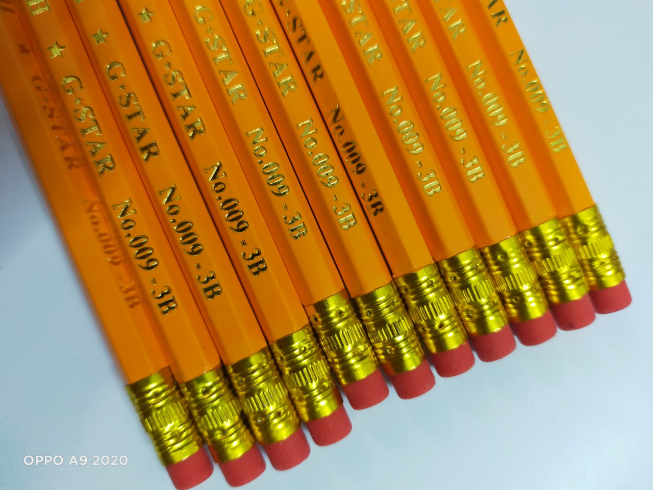 Hộp 12 bút chì Vàng GStar (2B/3B/4B/5B/6B)