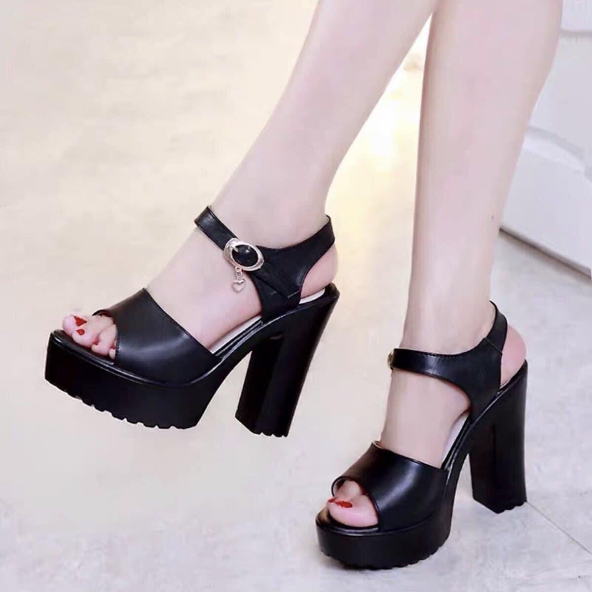 High-Heeled Sandals with Straps 10cm High