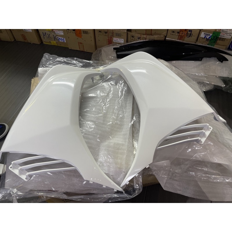 Cặp bửng Ex 135 trắng luôn tem dán sẵn