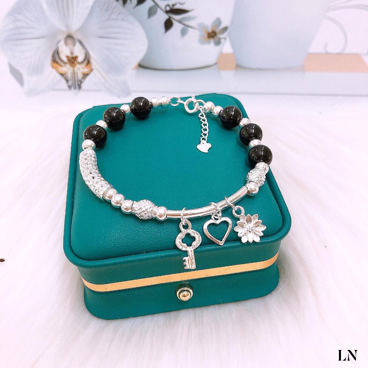 Vòng tay nữ mix đá phong thuỷ chất liệu bạc MS315