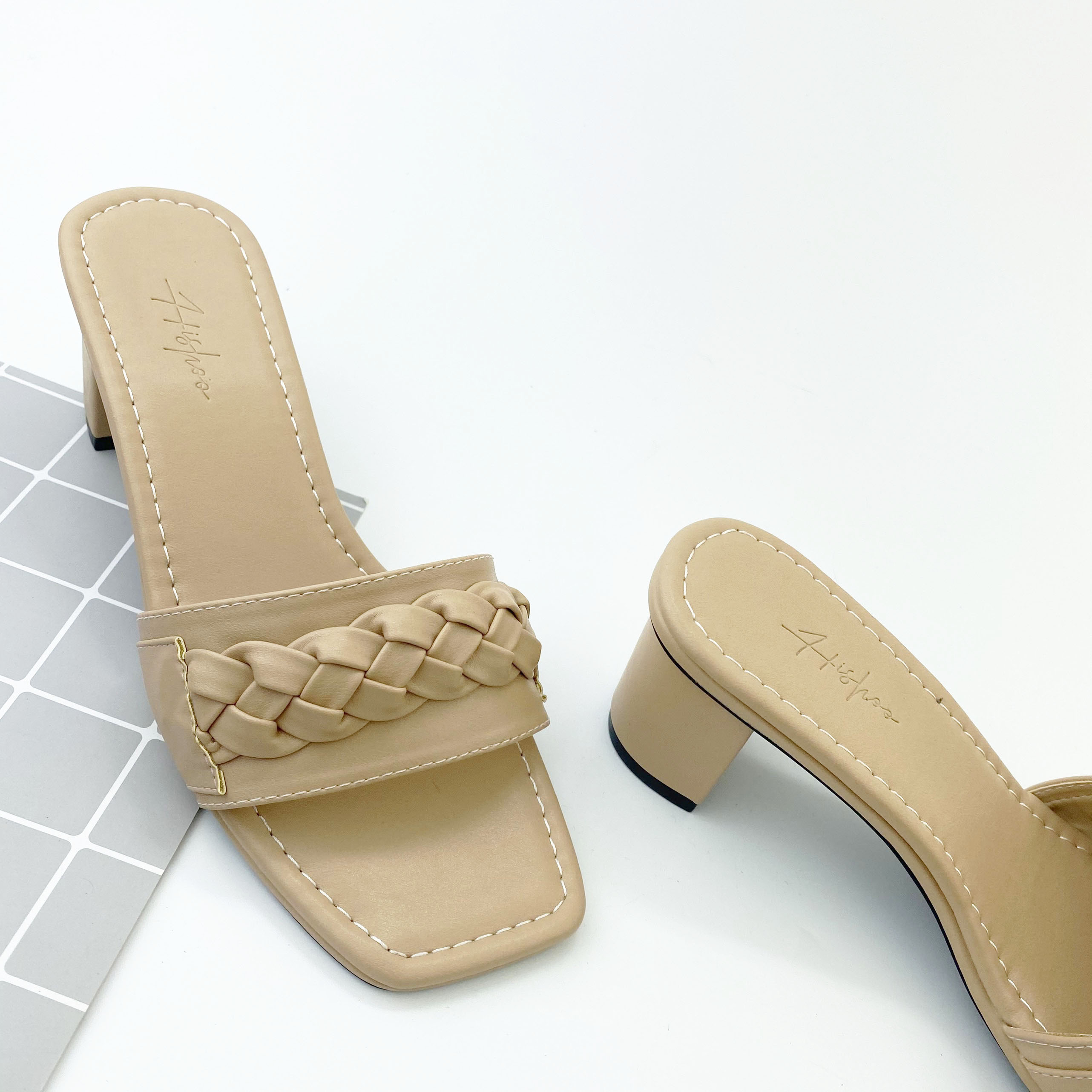 Dép cao gót nữ đế vuông dáng guốc sandal cao 5 phân quai ngang thời trang HISHOO S054