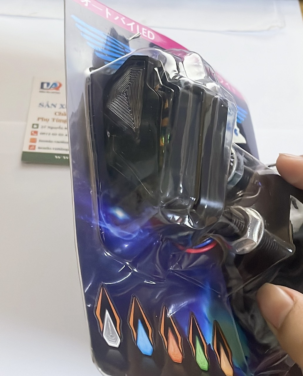 Cặp Đèn Xinhan Led Gắn WINNER