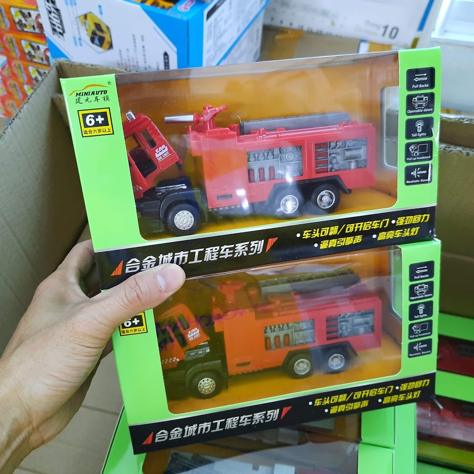 Xe ô tô cứu hỏa đồ chơi trẻ em tỉ lệ 1:50 xe có đèn và âm thanh động cơ xe chạy cót