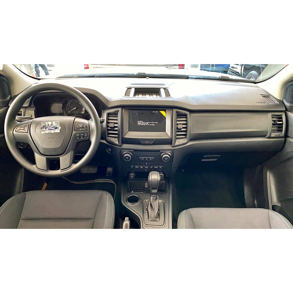 Thảm Taplo FORD EVEREST Ambiente/Trend/Titanium/Sport/Wildtrak Nhung lông hoặc Da vân Carbon, Da vân Gỗ