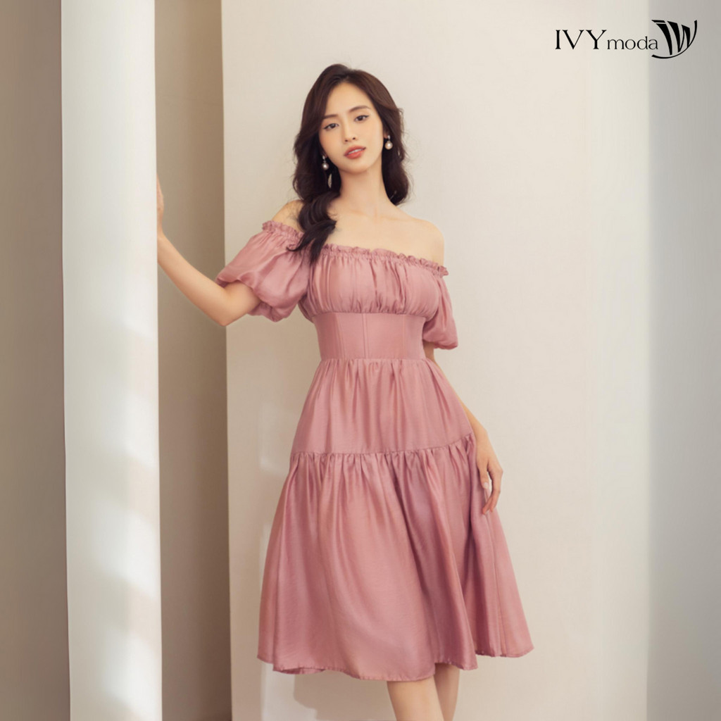 Đầm lụa trễ vai dáng xòe IVY moda MS 48M8313