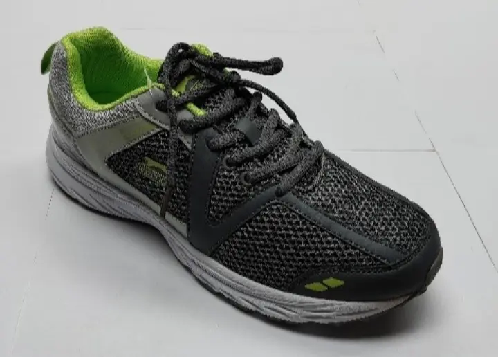 sports shoes offers online