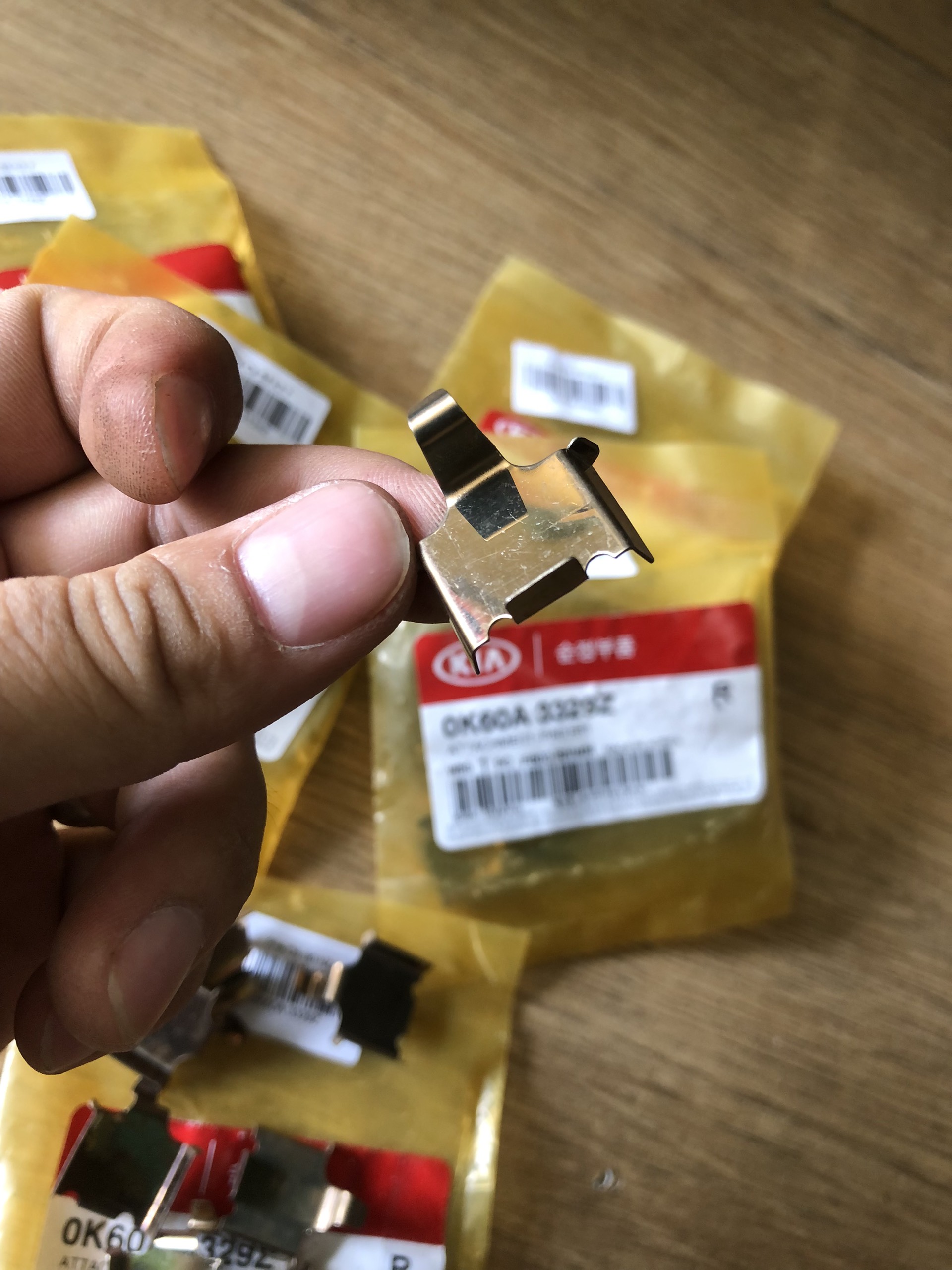 PHE GÀI BỐ THẮNG ĐĨA KIA K2700