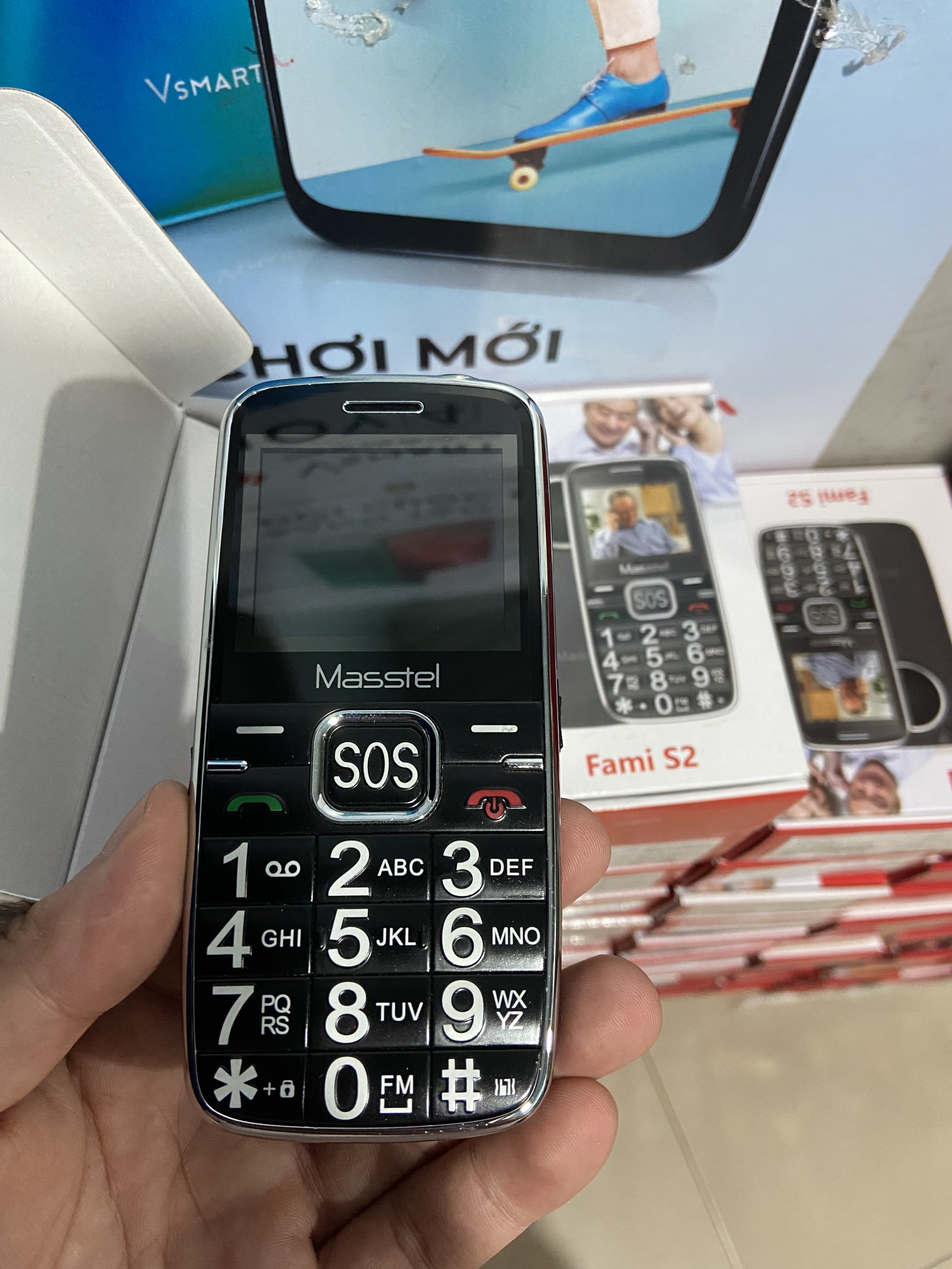 Điện thoại Masstel Fami S2 ( Full box)