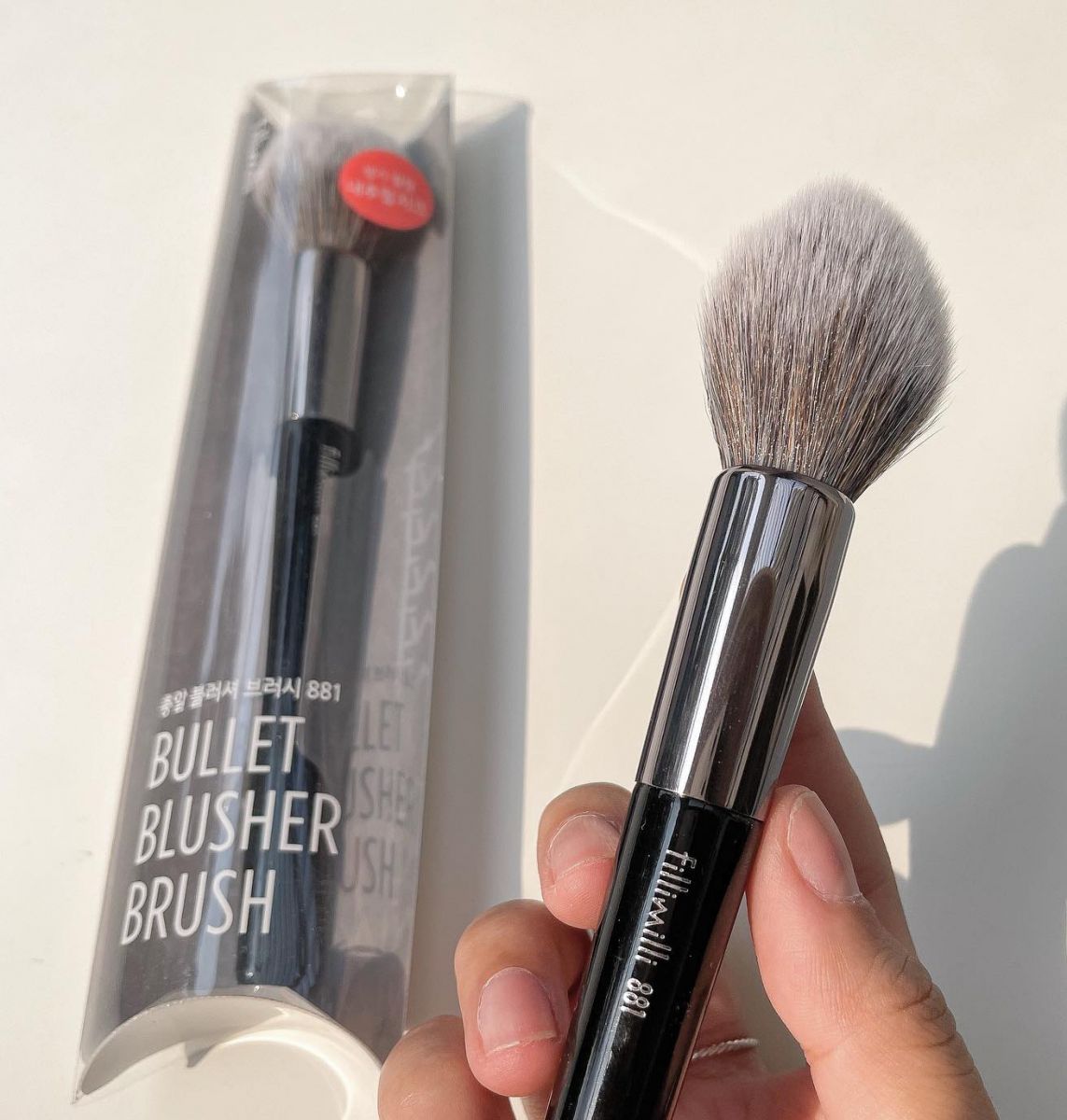 Cọ Phủ Phấn & Tạo Khối Fillimilli Bullet Blusher Brush 881